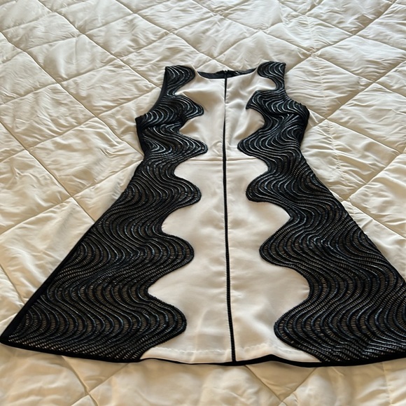 Vintage Color block Black And White 2 Tone Contrast Embroidery Accent Dress XS - Picture 15 of 15